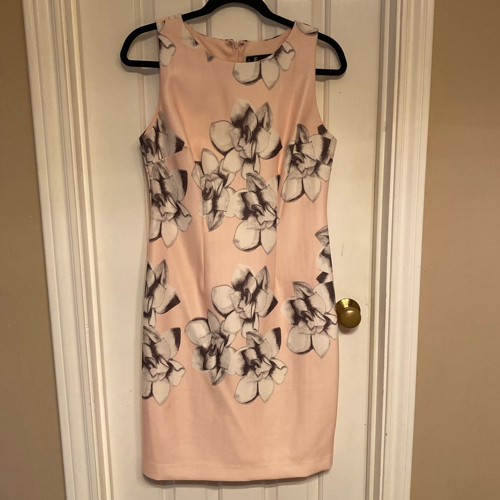 Leslie Fay Blush Floral Sleeveless Dress size 6